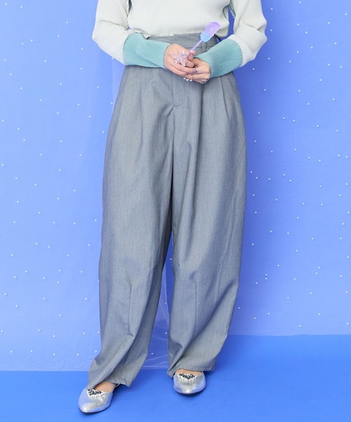 JETSET SOLO PLUS （ジェットセットソロプラス）の「【JETSET SOLO PLUS】TRツイルタックコクーンパンツ（その他パンツ・レディース・ライトグレー/キャメル・FREE）」の2枚目の写真