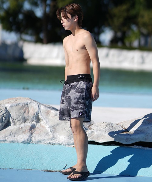 VOLCOM（ボルコム）の「VOLCOM/ボルコム 水陸両用/ユーティリティー/水着 ショーツ A2512506（水着・メンズ・ブラック/ホワイト・S/M/L/XL）」の17枚目の写真