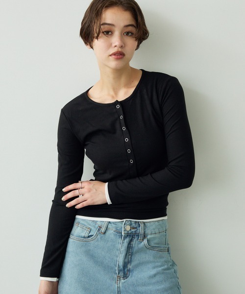 Clum（クルム）の「レイヤードボタントップス（Tシャツ/カットソー・レディース・グレー/ブラック・SMALL/MEDIUM）」の10枚目の写真