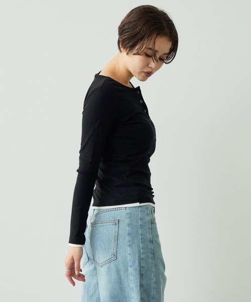 Clum（クルム）の「レイヤードボタントップス（Tシャツ/カットソー・レディース・グレー/ブラック・SMALL/MEDIUM）」の13枚目の写真