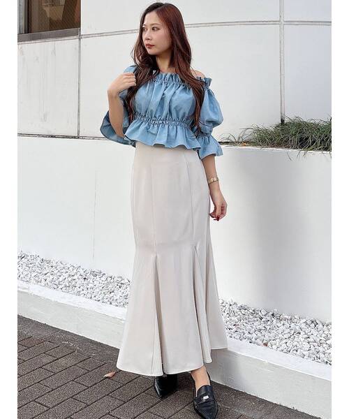 MERCURYDUO（マーキュリーデュオ）の「デニム2WAYオフショル五分袖シャーリングブラウス（シャツ/ブラウス・レディース・ライトブルー/インディゴブルー・FREE）」の6枚目の写真