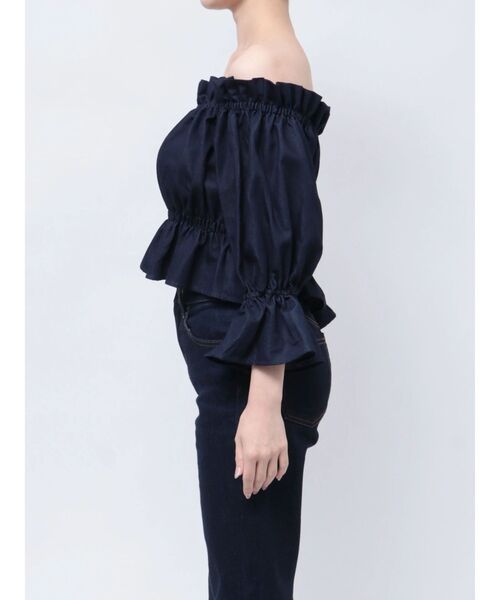 MERCURYDUO（マーキュリーデュオ）の「デニム2WAYオフショル五分袖シャーリングブラウス（シャツ/ブラウス・レディース・ライトブルー/インディゴブルー・FREE）」の12枚目の写真