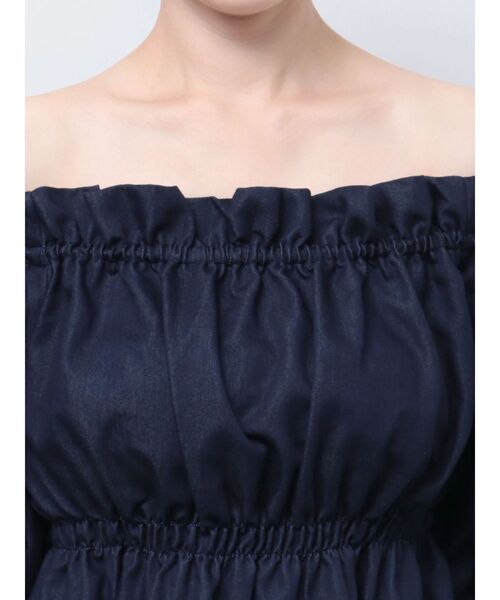 MERCURYDUO（マーキュリーデュオ）の「デニム2WAYオフショル五分袖シャーリングブラウス（シャツ/ブラウス・レディース・ライトブルー/インディゴブルー・FREE）」の14枚目の写真