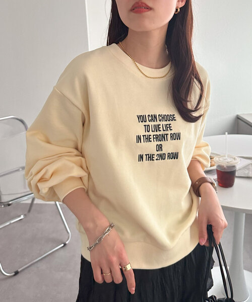 DISCOAT(ディスコート)の「【WEB限定】刺繍ロゴショートスウェット(スウェット・レディース・アイボリー/ネイビー/ホワイト/チャコールグレー・MEDIUM)」の14枚目の写真