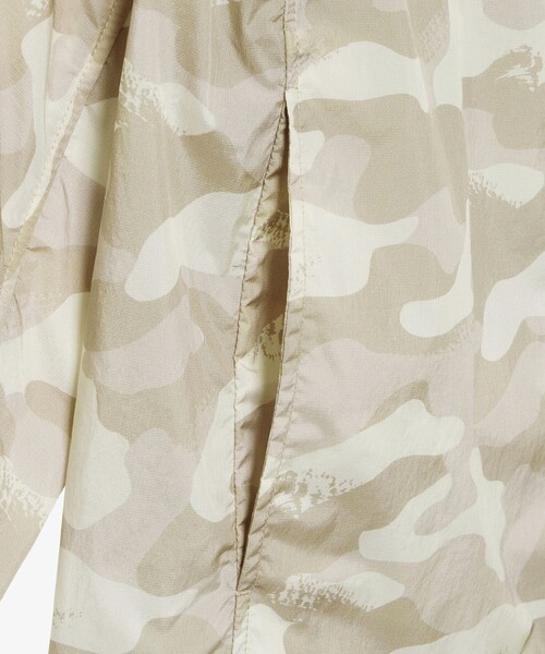 AIGLE（エーグル）の「UVカット 撥水パッカブルプリントナイロンジャケット フラワー柄 カモフラージュ柄（ナイロンジャケット・レディース・ホワイト/オフホワイト・38/36/40）」の18枚目の写真