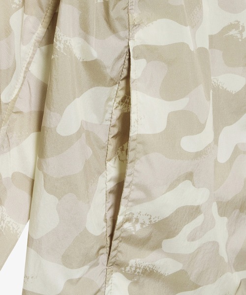 AIGLE（エーグル）の「UVカット 撥水パッカブルプリントナイロンジャケット フラワー柄 カモフラージュ柄（ナイロンジャケット・レディース・ホワイト/オフホワイト・38/36/40）」の11枚目の写真