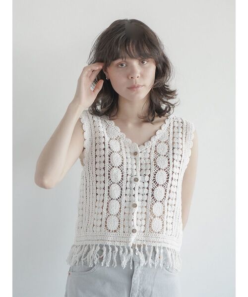 FIKA.(フィーカ)の「Scalloped crochet vest(その他トップス・レディース・オフホワイト・MEDIUM)」の21枚目の写真