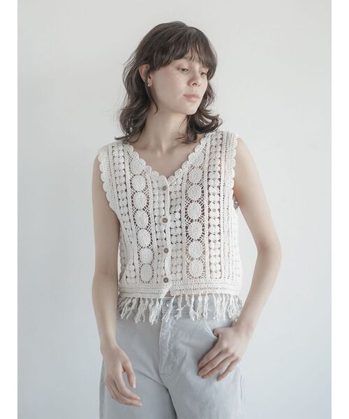 FIKA.(フィーカ)の「Scalloped crochet vest(その他トップス・レディース・オフホワイト・MEDIUM)」の15枚目の写真