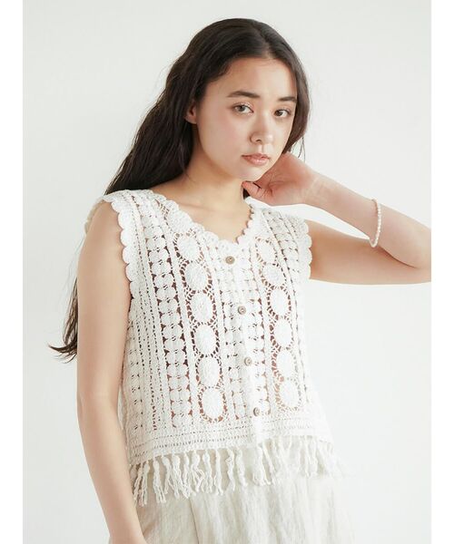 FIKA.(フィーカ)の「Scalloped crochet vest(その他トップス・レディース・オフホワイト・MEDIUM)」の10枚目の写真