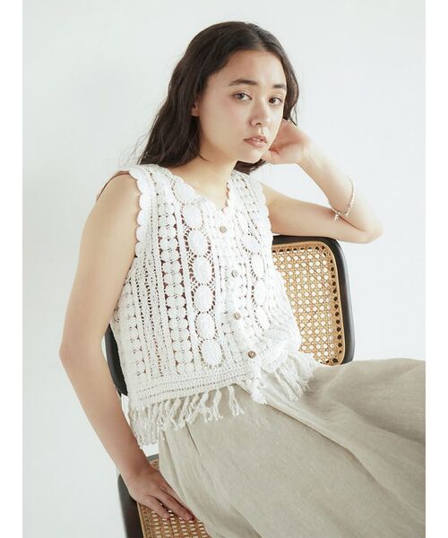 FIKA.(フィーカ)の「Scalloped crochet vest(その他トップス・レディース・オフホワイト・MEDIUM)」の3枚目の写真