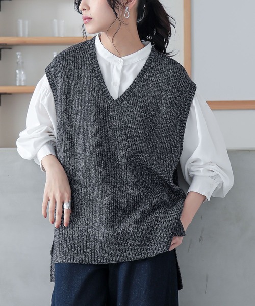 n'OrLABEL（ノアールレーベル）の「『ミックスヤーンニットベスト』（ベスト・レディース・ベージュ/ブラック/ブルー・FREE）」の2枚目の写真