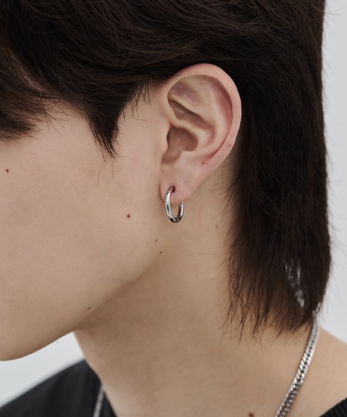 WYZ surgical stainless(ダブリューワイジィーサージカルステンレス)の「【 金属アレルギー対応 】4サイズ展開 サージカルステンレス シンプルフープピアス(両耳用)(ピアス(両耳用)・メンズ・ゴールド/シルバー・8/10/12/14)」の15枚目の写真