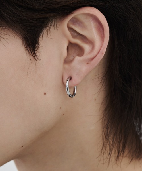 WYZ surgical stainless(ダブリューワイジィーサージカルステンレス)の「【 金属アレルギー対応 】4サイズ展開 サージカルステンレス シンプルフープピアス(両耳用)(ピアス(両耳用)・メンズ・ゴールド/シルバー・8/10/12/14)」の16枚目の写真