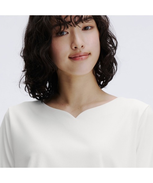 AOYAMA(アオヤマ)の「【透けない白】暑い夏でも着用可能!透けないカットソー/ホワイト/カーキ/5分袖/7分袖|通勤&オフィス&入卒&セレモニー&オケージョン|自宅で洗える・ストレッチ・UVカット・防止シワ|(Tシャツ/カットソー・レディース・ホワイト/カーキ/ホワイト系2・LL/3L/S/M/L)」の11枚目の写真