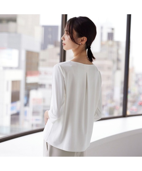 AOYAMA(アオヤマ)の「【透けない白】暑い夏でも着用可能!透けないカットソー/ホワイト/カーキ/5分袖/7分袖|通勤&オフィス&入卒&セレモニー&オケージョン|自宅で洗える・ストレッチ・UVカット・防止シワ|(Tシャツ/カットソー・レディース・ホワイト/カーキ/ホワイト系2・LL/3L/S/M/L)」の6枚目の写真