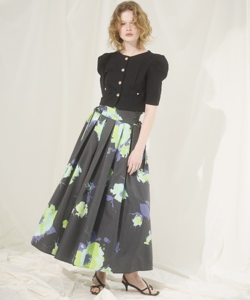 【新品タグ付き】アンドクチュール 花柄ロングスカート サイズ38 M 新品タグ付き】アンドクチュール 花柄ロングスカート サイズ38 M
