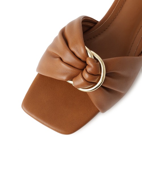 Juze(ジュゼ)の「フラットスライドサンダル(サンダル・レディース・キャメル/ブラック・S/M/L)」の12枚目の写真