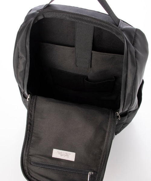 cache cache(カシュ カシュ)の「カシュカシュ cachecache / 10ポケット撥水リュックサック(バックパック/リュック・レディース・グレー/ベージュ系その他/ブラック・FREE)」の8枚目の写真