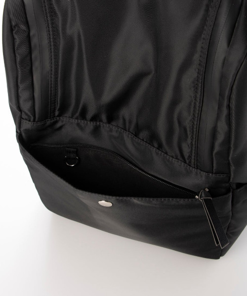 cache cache(カシュ カシュ)の「カシュカシュ cachecache / 10ポケット撥水リュックサック(バックパック/リュック・レディース・グレー/ベージュ系その他/ブラック・FREE)」の9枚目の写真