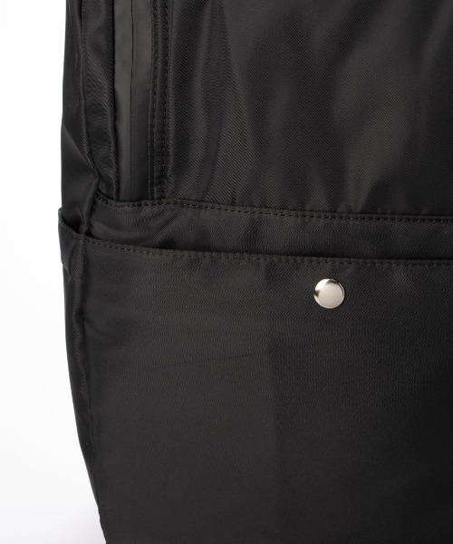 cache cache(カシュ カシュ)の「カシュカシュ cachecache / 10ポケット撥水リュックサック(バックパック/リュック・レディース・グレー/ベージュ系その他/ブラック・FREE)」の11枚目の写真
