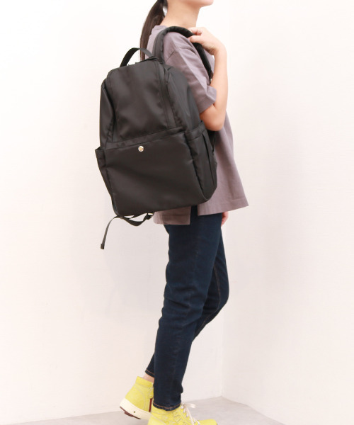 cache cache(カシュ カシュ)の「カシュカシュ cachecache / 10ポケット撥水リュックサック(バックパック/リュック・レディース・グレー/ベージュ系その他/ブラック・FREE)」の13枚目の写真
