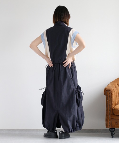 cepo（セポ）の「〈セットアップ対応〉刺繍ロゴ ナイロンカーゴスカート（スカート・レディース・オフホワイト/ネイビー・M）」の17枚目の写真