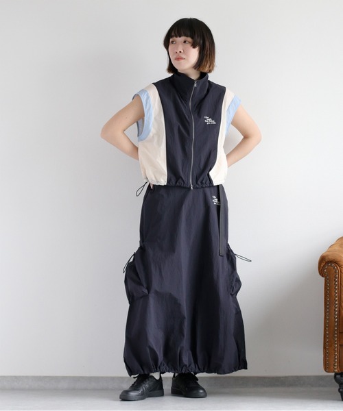 cepo（セポ）の「〈セットアップ対応〉刺繍ロゴ ナイロンカーゴスカート（スカート・レディース・オフホワイト/ネイビー・M）」の14枚目の写真