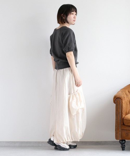 cepo（セポ）の「〈セットアップ対応〉刺繍ロゴ ナイロンカーゴスカート（スカート・レディース・オフホワイト/ネイビー・M）」の8枚目の写真