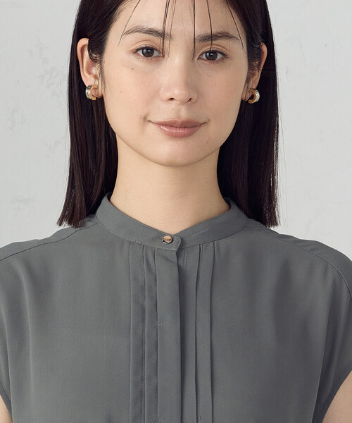 COMME CA ISM(コムサイズム)の「バックプリーツデザイン ブラウス(シャツ/ブラウス・レディース・ネイビー/カーキ・MEDIUM/LARGE)」の8枚目の写真