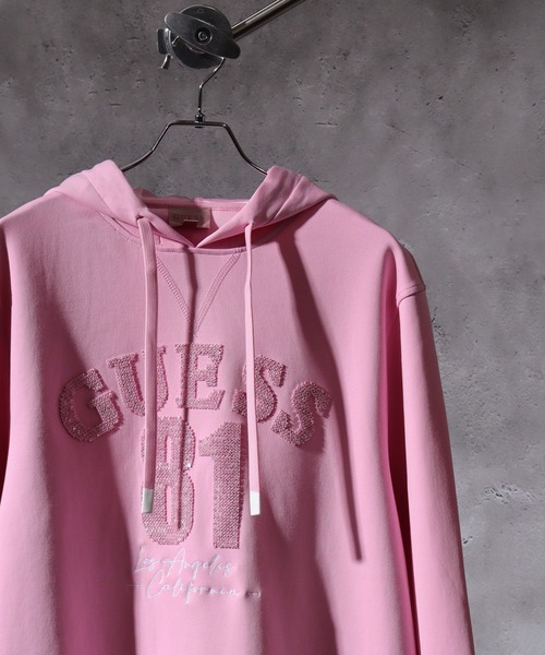 Guess（ゲス）の「GUESS HOODED SEQUINS SWEATSHIRT フーディ パーカー（パーカー・レディース・ピンク・M/XS/S）」の3枚目の写真