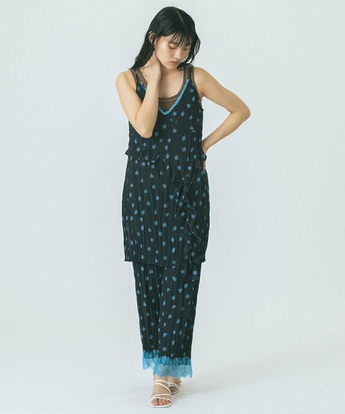 ROSE BUD(ローズバッド)の「FLOWER PRINT PANTS(その他パンツ・レディース・ブラック/ベージュ・ONE SIZE)」の14枚目の写真