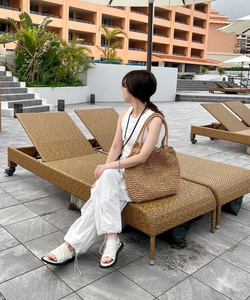 ISOOK（アイスー）の「ワッシャーカーゴパンツ(kiharu select) / パラシュートパンツ ハイウエスト ルーズ ドロスト アウトポケット ミリタリー ホワイト ブラック 白 黒（カーゴパンツ・レディース・ブラック/ホワイト・FREE）」の16枚目の写真