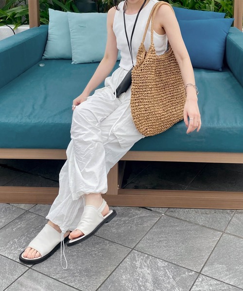 ISOOK（アイスー）の「ワッシャーカーゴパンツ(kiharu select) / パラシュートパンツ ハイウエスト ルーズ ドロスト アウトポケット ミリタリー ホワイト ブラック 白 黒（カーゴパンツ・レディース・ブラック/ホワイト・FREE）」の18枚目の写真