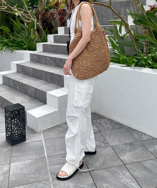 ISOOK（アイスー）の「ワッシャーカーゴパンツ(kiharu select) / パラシュートパンツ ハイウエスト ルーズ ドロスト アウトポケット ミリタリー ホワイト ブラック 白 黒（カーゴパンツ・レディース・ブラック/ホワイト・FREE）」の15枚目の写真