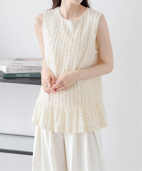 AMELY(エミリー)の「チュールジャガードノースリーブブラウス(シャツ/ブラウス・レディース・ブラック/ベージュ/ホワイト・フリー)」の3枚目の写真