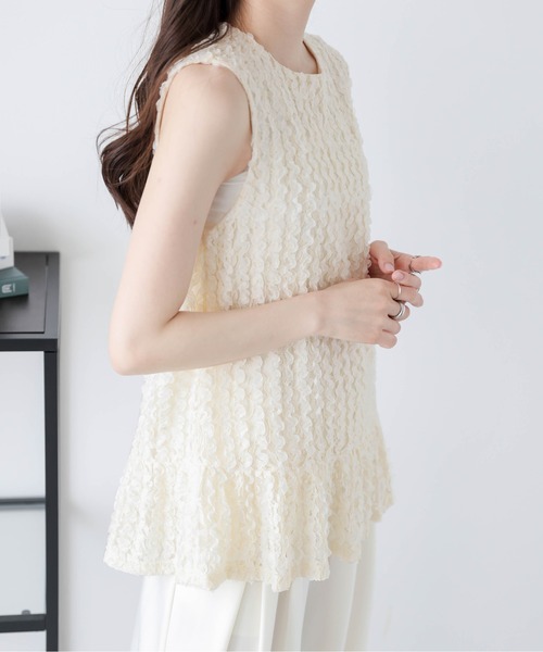 AMELY(エミリー)の「チュールジャガードノースリーブブラウス(シャツ/ブラウス・レディース・ブラック/ベージュ/ホワイト・フリー)」の12枚目の写真