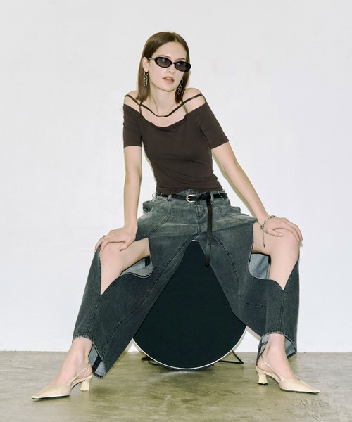 JOSE MOON（ジョゼムーン）の「STRAP OFFSHOULDER/ストラップオフショルダー（Tシャツ/カットソー・レディース・ブラック/ホワイト/ブラウン・FREE）」の14枚目の写真