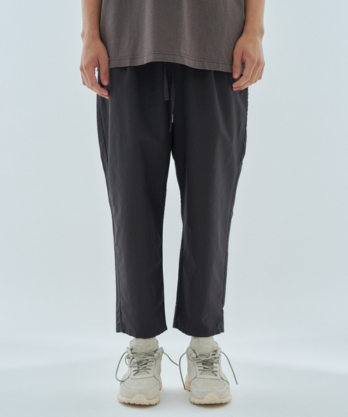 ESTNATION(エストネーション)の「aftersunshine / クロップドパンツ(その他パンツ・メンズ・ベージュ/ブラック・MEDIUM/LARGE)」の1枚目の写真