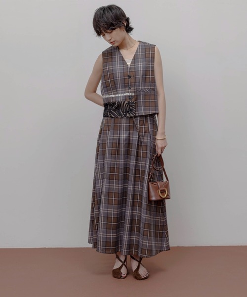 Eimee Law（エイミーロウ）の「スリットロゴチェックタックプリーツ