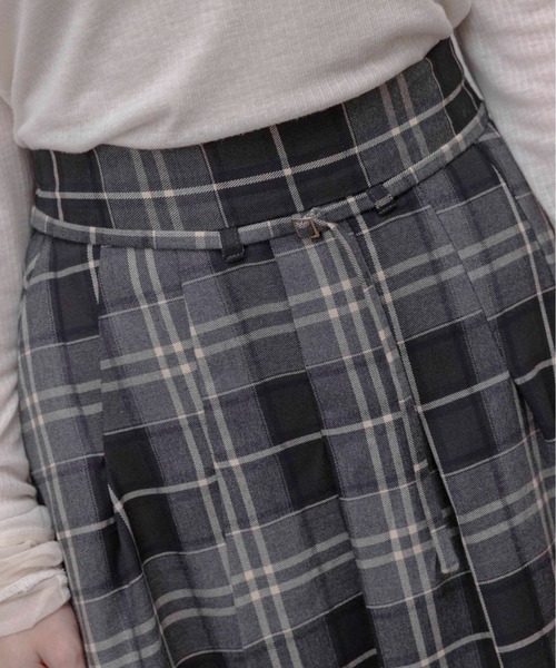 スリットロゴチェックタックプリーツスカート Eimee Law│Eimee