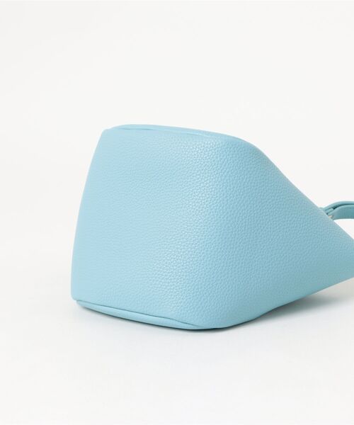 MERCURYDUO(マーキュリーデュオ)の「Serena Ruched Hobo Handle Crossbody Bag(ハンドバッグ・レディース・ライトブルー/ライム・FREE)」の4枚目の写真