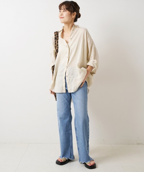 Spick & Span（スピックアンドスパン）の「《ゆったりサイズ》追加2 80リネンカシュクール ビッグシャツ（シャツ/ブラウス・レディース・サックスブルー/ベージュ/ブラウン/ホワイト/ネイビー・FREE）」の8枚目の写真