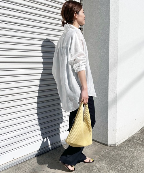 Spick & Span（スピックアンドスパン）の「《ゆったりサイズ》追加2 80リネンカシュクール ビッグシャツ（シャツ/ブラウス・レディース・サックスブルー/ベージュ/ブラウン/ホワイト/ネイビー・FREE）」の16枚目の写真