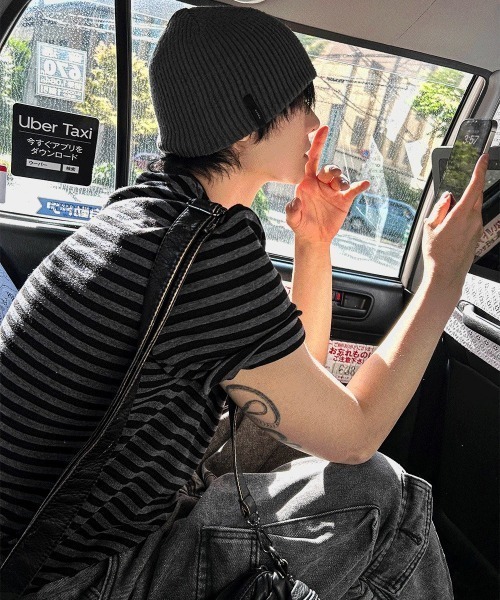 COSYHARU(コシハル)の「マッスルフィットストライプ半袖Tシャツ(Tシャツ/カットソー・メンズ・グレー/ブラック・FREE)」の3枚目の写真