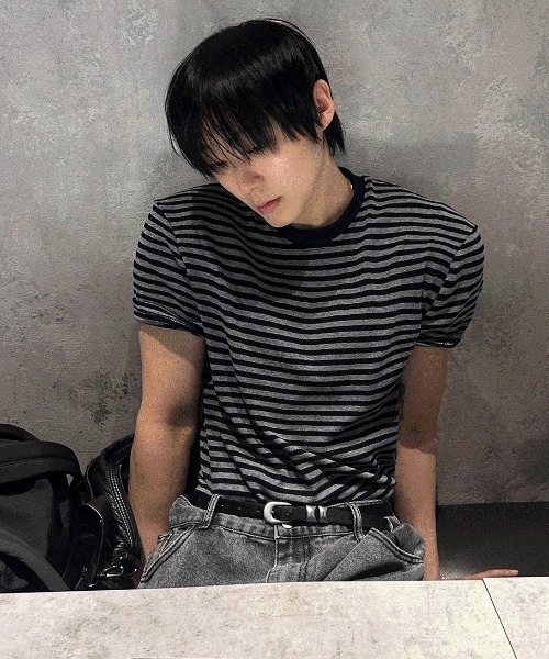 COSYHARU(コシハル)の「マッスルフィットストライプ半袖Tシャツ(Tシャツ/カットソー・メンズ・グレー/ブラック・FREE)」の15枚目の写真