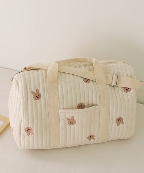 SHEPP（シープ）の「【大容量】総柄刺繍 キルティング ボストン トラベル ジムバッグ チェリー くま うさぎ（ボストンバッグ・レディース・ブラック/ホワイト/レッド/グリーン/ベージュ/ダークグリーン/ブルー/ピンク/ホワイト系その他・F）」の4枚目の写真