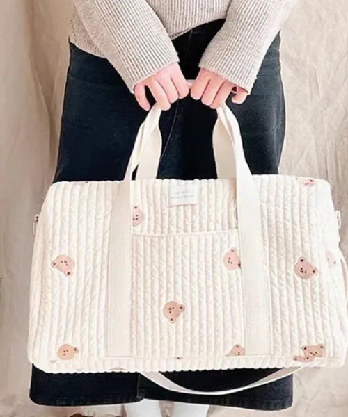 セール】総柄刺繍 キルティング トラベルバッグ（ボストンバッグ