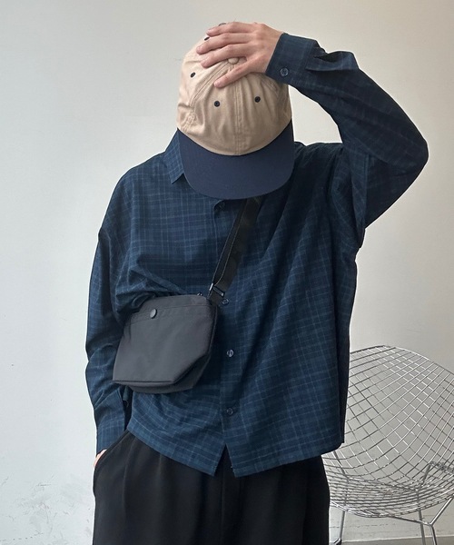 UNDERSTATEMENTs(アンダーステイトメント)の「【ユニセックス】ボタンポケットショルダーバッグ(ショルダーバッグ・メンズ・ブラック/オフホワイト/イエロー/ネイビー・FREE)」の18枚目の写真
