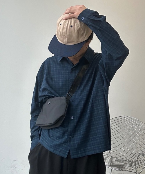 UNDERSTATEMENTs(アンダーステイトメント)の「【ユニセックス】ボタンポケットショルダーバッグ(ショルダーバッグ・メンズ・ブラック/オフホワイト/イエロー/ネイビー・FREE)」の17枚目の写真