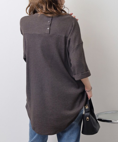 atONE(アットワン)の「コットンワッフルロールアップハーフスリーブカットソー(Tシャツ/カットソー・レディース・ネイビー/パープル/ホワイト/ブラック/杢グレー/チャコールグレー・LL~3L/4L~5L/M-L)」の12枚目の写真